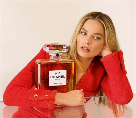margot robbie fragrance